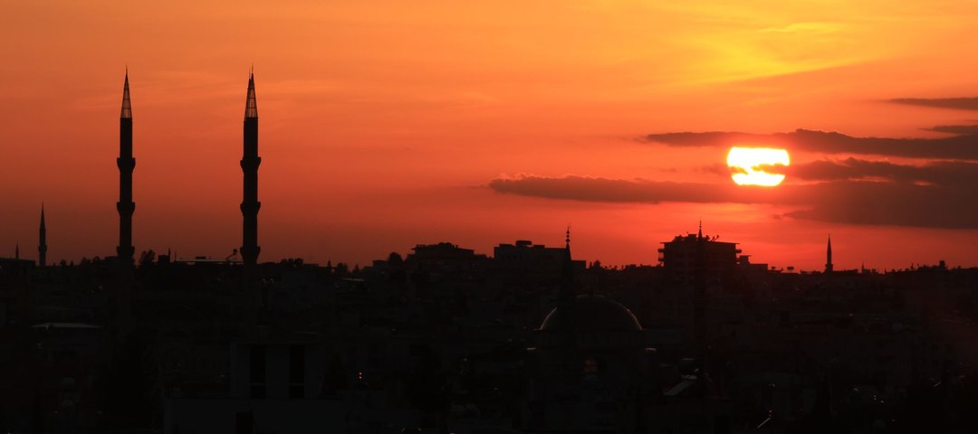 Senja di menara masjid