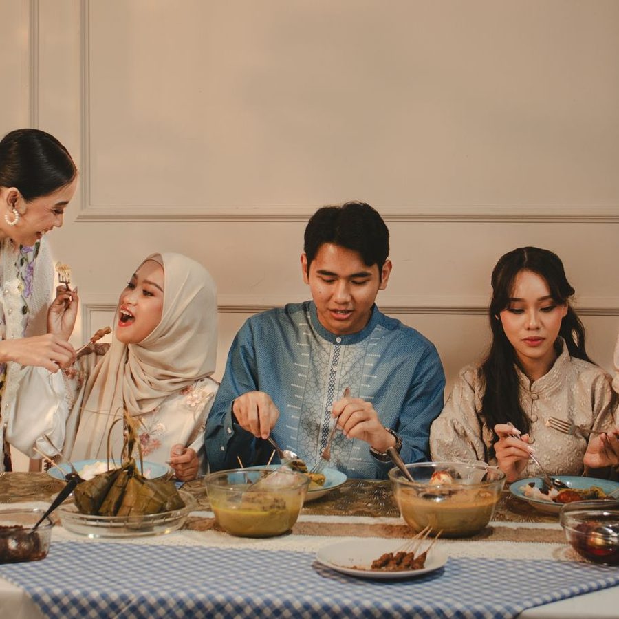Keluarga berdoa
